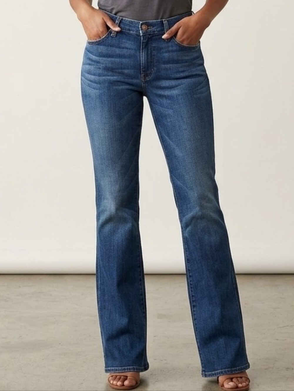 7 for all Mankind jeans woman's size 32 mid rise bootcut A pocket Designer